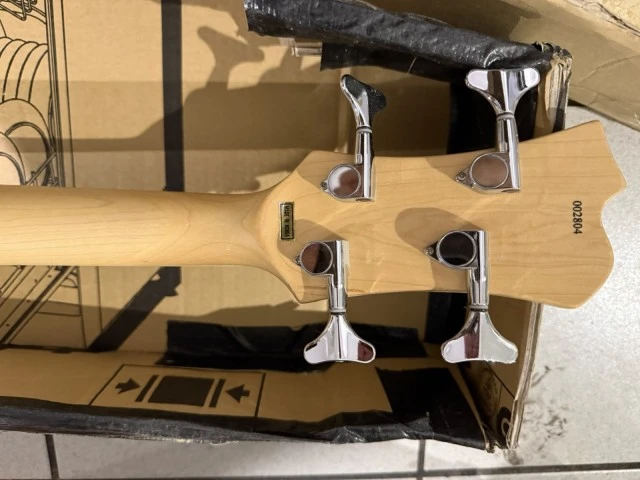 Wilson Bros. "The Ventures Model" VMB-75 (korea)