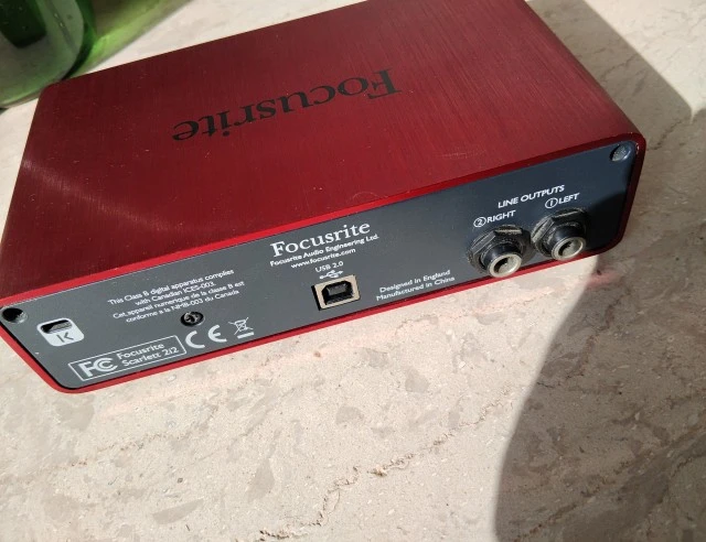 Focusrite Scarlett 2i2 2nd Gen