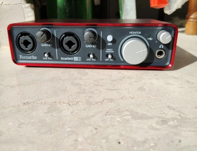 Focusrite Scarlett 2i2 2nd Gen