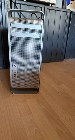 Apple Mac Pro (Early 2009) (MacPro4,1)
