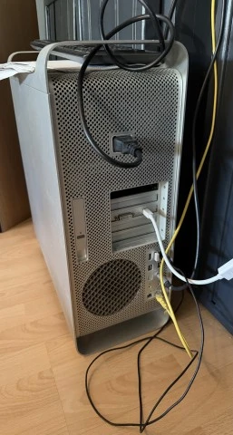 Apple Mac Pro (Early 2009) (MacPro4,1)