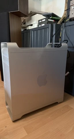 Apple Mac Pro (Early 2009) (MacPro4,1)
