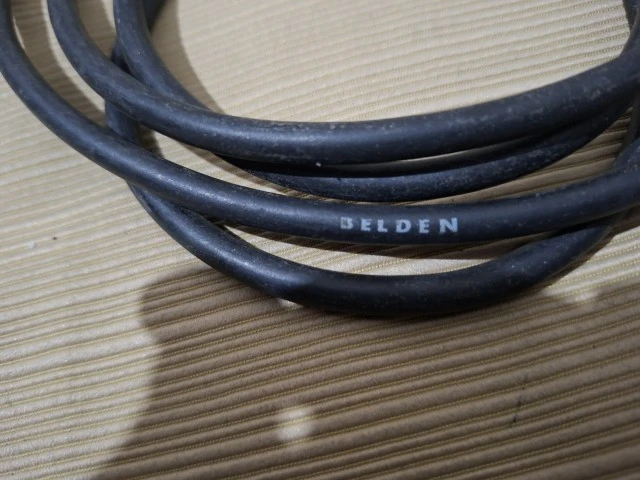 Belden Υ καλώδιο 1960s, με βύσματα switchcraft