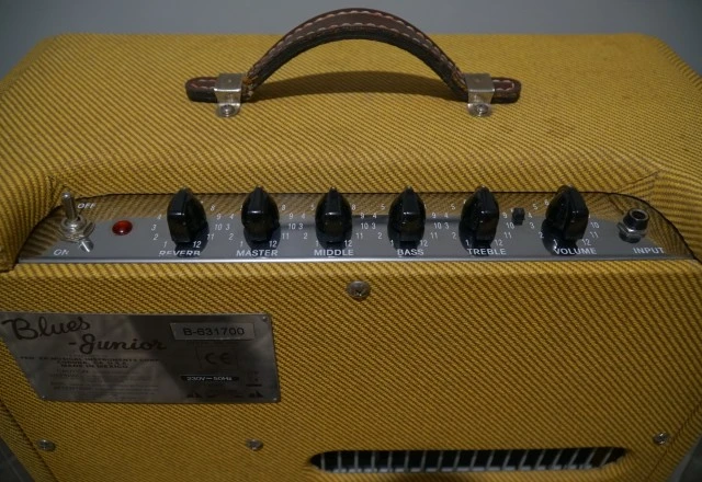 Fender Blues Junior Lacquered Tweed