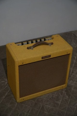Fender Blues Junior Lacquered Tweed