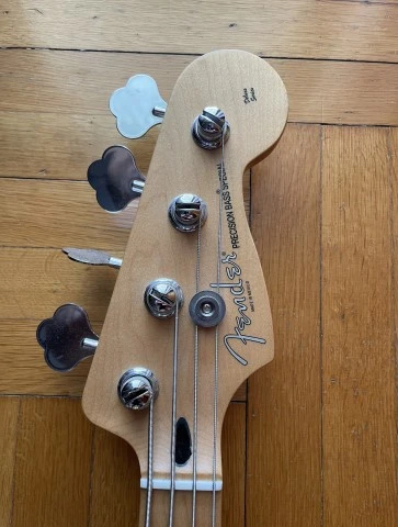 Fender Precision Bass (P-Bass)
