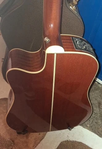 Takamine P4DC