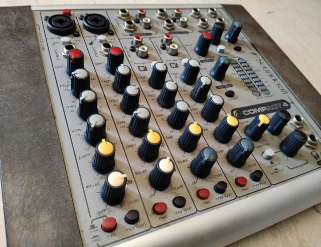 Soundcraft compact 4 μίκτης