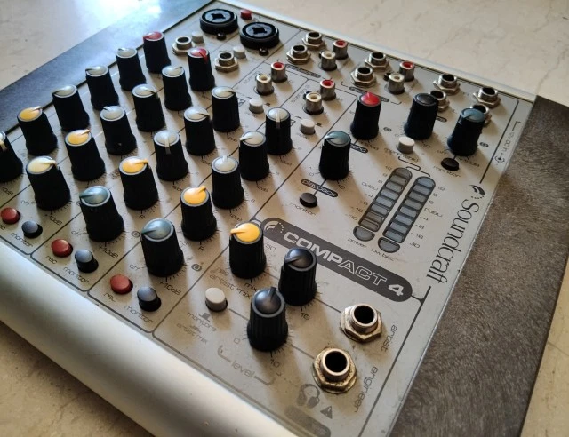 Soundcraft compact 4 μίκτης