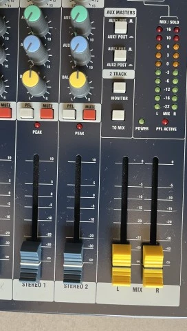 Soundcraft EPM6 Αναλογικός Μίκτης 6 Mono / 2 Stereo (Πρόσφατο Service)