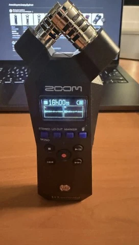 Zoom H1essential