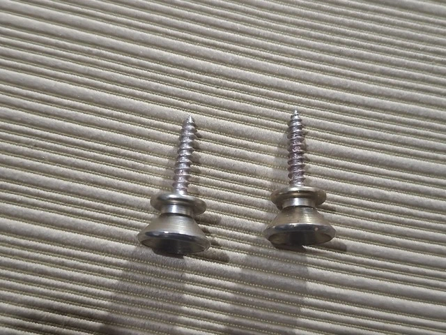 Οriginal 1970s nos, Fender strap locks