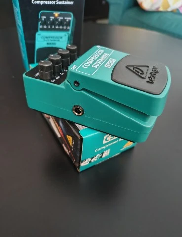 Behringer CS 400 Compression Sustainer