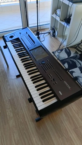Korg Kronos X-61