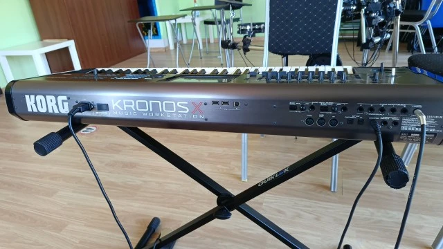 Korg Kronos X-61