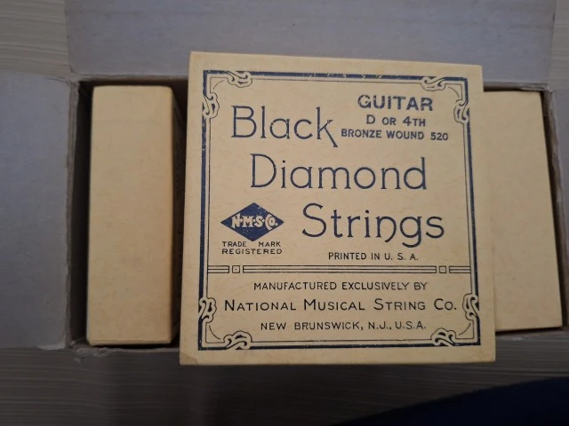Black Diamond dealer Strings Box/Display (vintage 1940s)