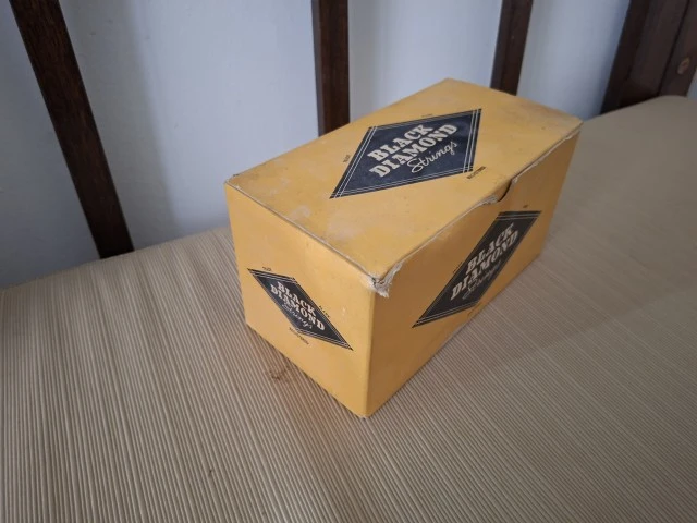 Black Diamond dealer Strings Box/Display (vintage 1940s)
