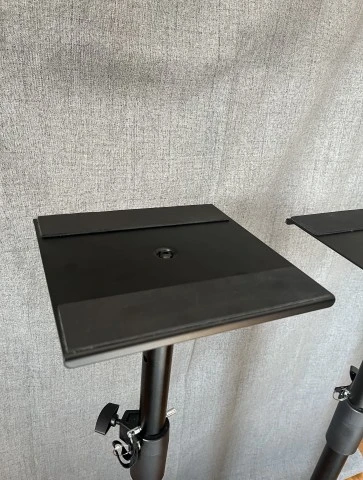 Βάσεις studio monitor Behringer SM5002