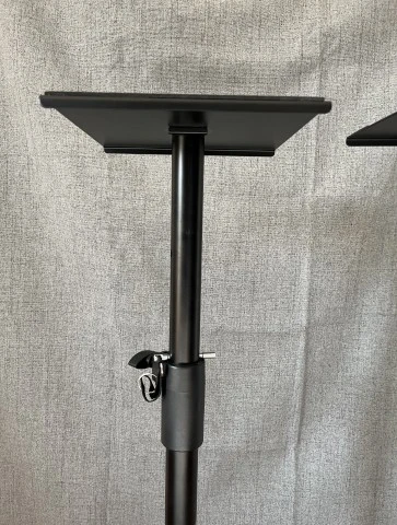 Βάσεις studio monitor Behringer SM5002