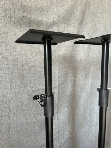 Βάσεις studio monitor Behringer SM5002
