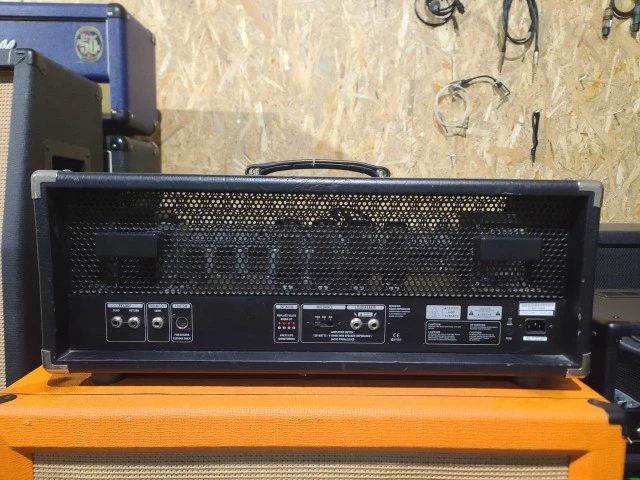 Bugera 6260 Infinium + καμπίνα Laney IRT212 2x12 + flight case