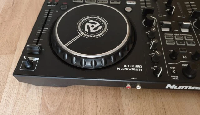 Numark Mixtrack Pro FX