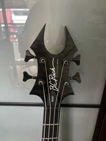 B.C. Rich Beast Bass