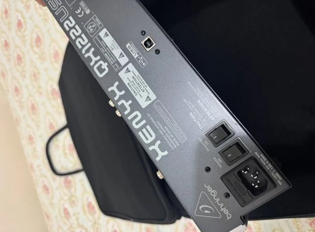 Behringer Xenyx QX1222USB