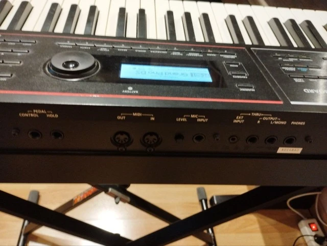 Roland JUNO-DS88