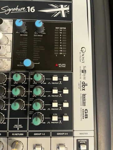 Soundcraft signature 16
