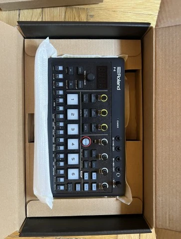 Roland P-6