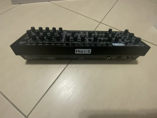Behringer Pro-1