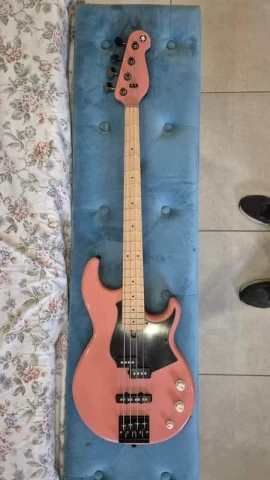 Yamaha BB434M-TBS 4-String Custom Nitro Pink