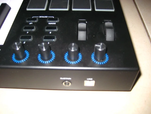 Alesis V49