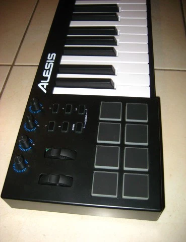 Alesis V49