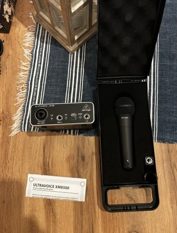 Behringer U-Phoria UM2 + Behringer XM8500