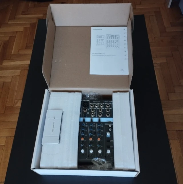 Behringer XENYX 802S