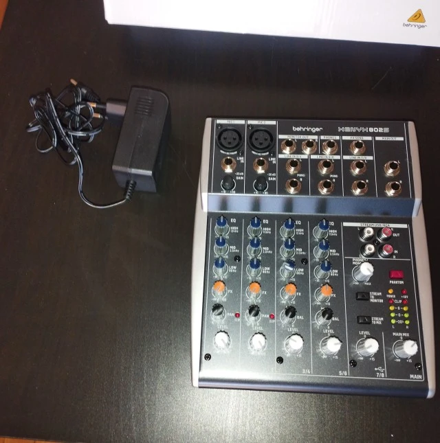 Behringer XENYX 802S