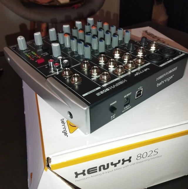 Behringer XENYX 802S
