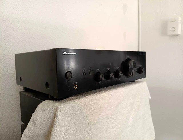 Pioneer A-10AE-B Black