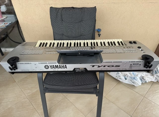 Yamaha Tyros 1
