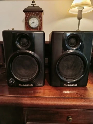 M-Audio AV 40
