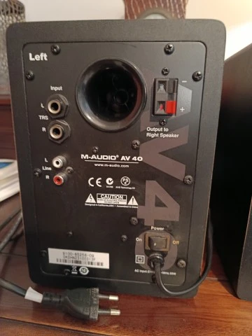 M-Audio AV 40