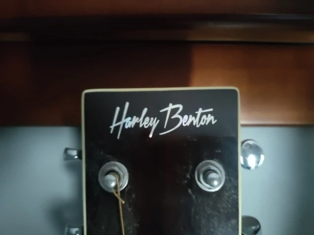ΠΑΚΕΤΟ Ακουστική κιθάρα Harley Benton HBX5T BK και σκληρή θήκη THOMANN