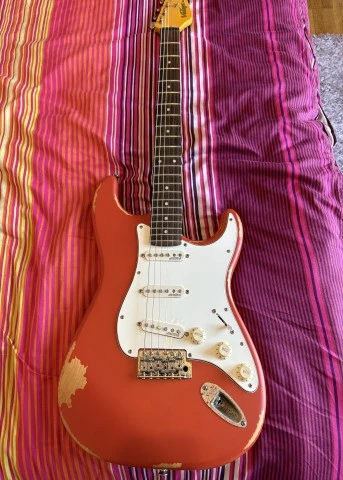 Vintage V6 Icon Distressed Firenza Red