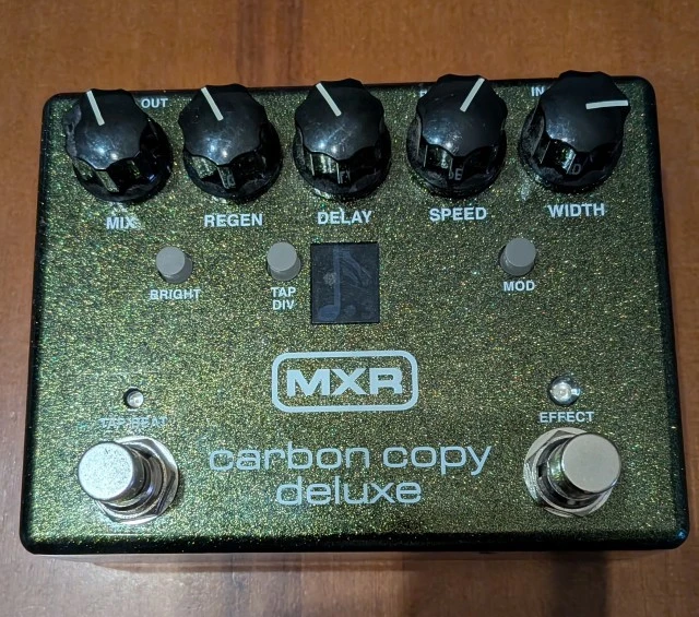 MXR Carbon Copy Deluxe Analog Delay