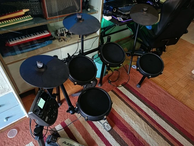 Alesis Nitro Kit E-Drums