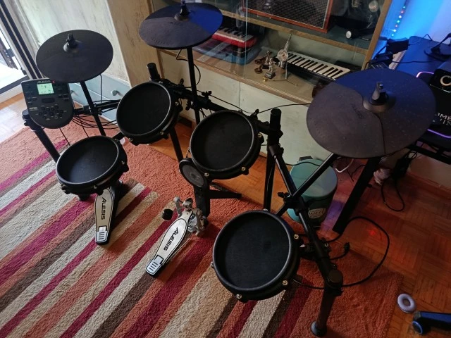 Alesis Nitro Kit E-Drums