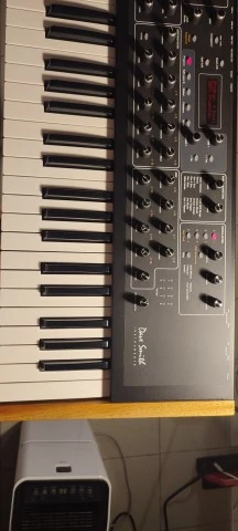 Dave Smith Instruments Prophet 08