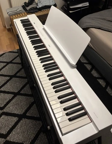YAMAHA P-225 WH White